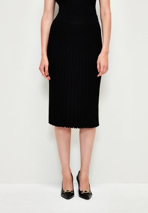 Pencil skirt - black