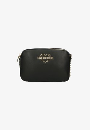 Borsa in ecopelle nera a forma rettangolare, con il logo dorato "LOVE MOSCHINO" e una tracolla a catena per il trasporto. Chiusura con cerniera.
