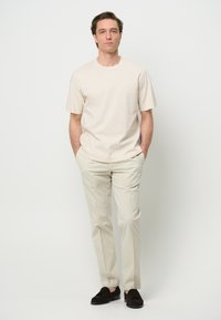 PROFUOMO SHORT SLEEVE - T-shirt - bas - off white