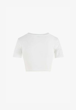 Biały, krótki t-shirt wykonany z miękkiej bawełny. Posiada krótkie rękawy, okrągły dekolt oraz gładki, minimalistyczny design bez widocznych wzorów.