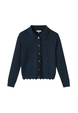 Cardigan manches longues bleu marine avec bords festonnés le long de la patte de boutonnage et de l'ourlet, six boutons et col classique.