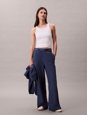 Calvin Klein WIDE LEG TRACK PANT - Tygbyxor - dark blue