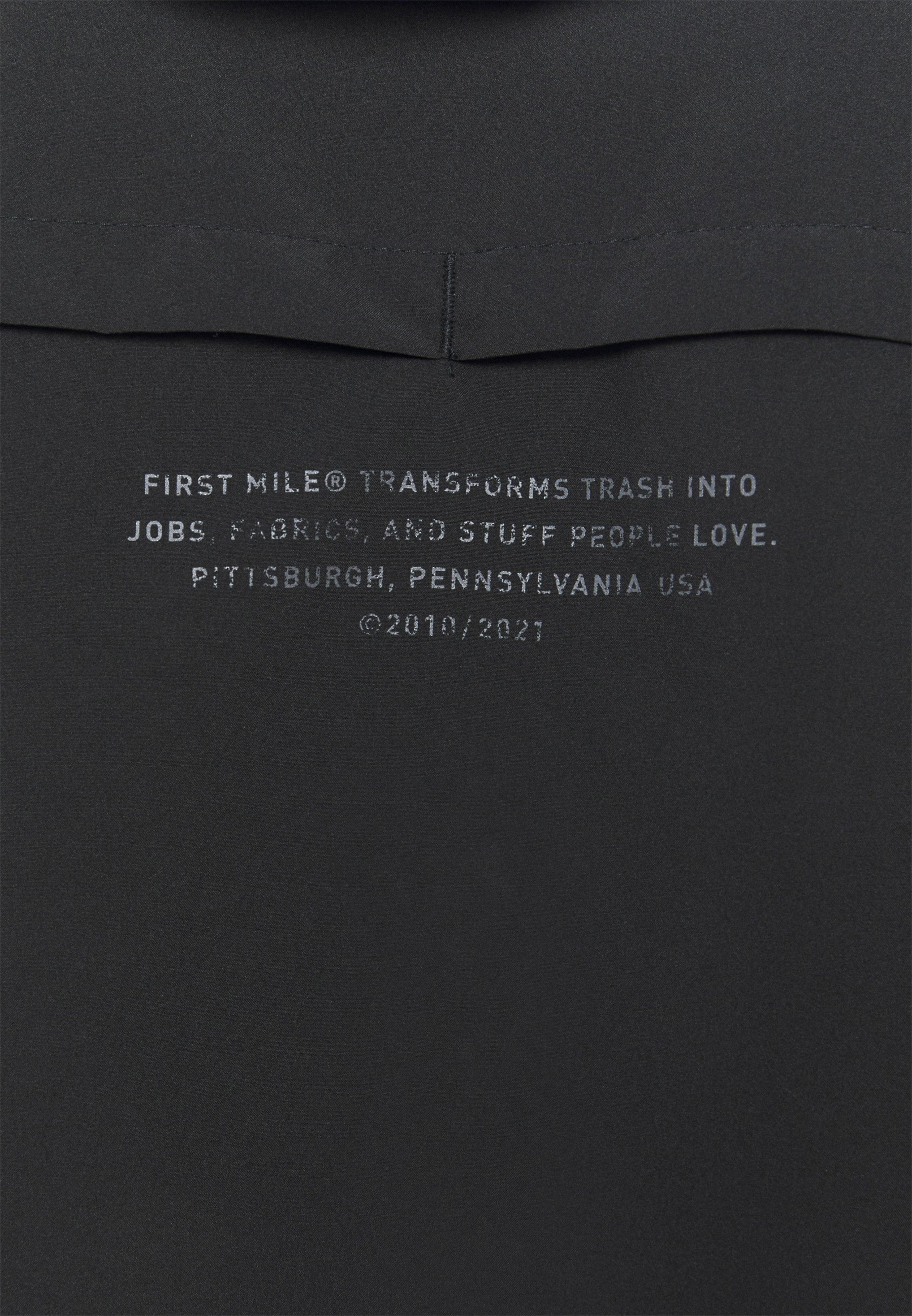 vapormax utility red and black