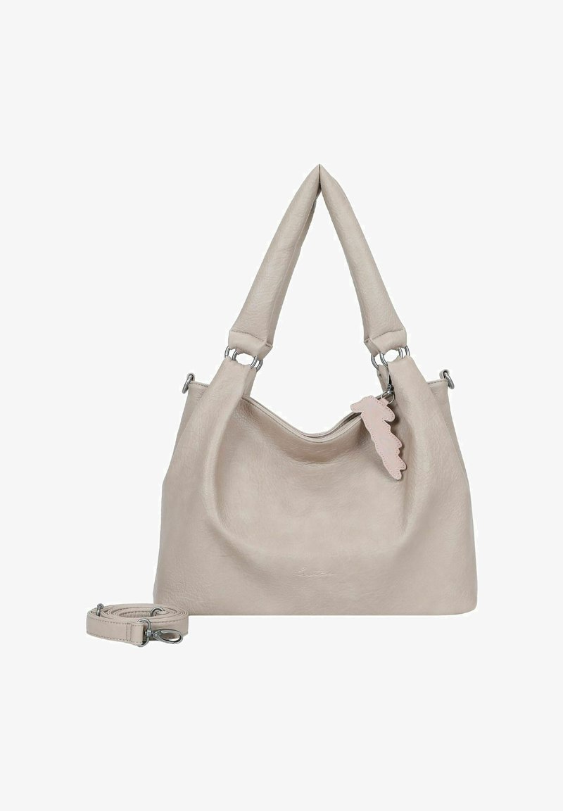 Lichtbeige leren handtas met dubbele korte handvatten, een verstelbare schouderband en een decoratieve roze tag. Gladde textuur, minimalistisch ontwerp.