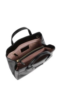 Borsa a mano in pelle nera con una forma strutturata, dotata di due manici superiori, una tasca con zip e foderata internamente con un tessuto rosa con ulteriori scomparti.