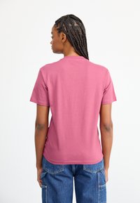 Carhartt WIP POCKET - T-shirt basic - dusty fuchsia