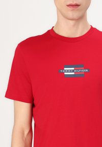 Tommy Hilfiger Print T-shirt - medium red