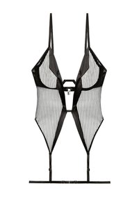 Musta verkkomateriaali lingerie, jossa on pystysuoria raitoja, säädettävät hihnat, avainreikäyksityiskohta edessä ja minimaaliset metalliosat.