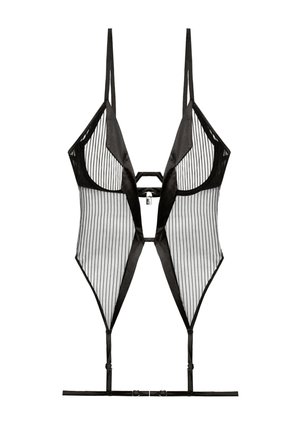 Lingerie en mesh noir avec des rayures verticales, des bretelles réglables, un détail en forme de trou de serrure à l'avant et des accents matériels minimalistes.