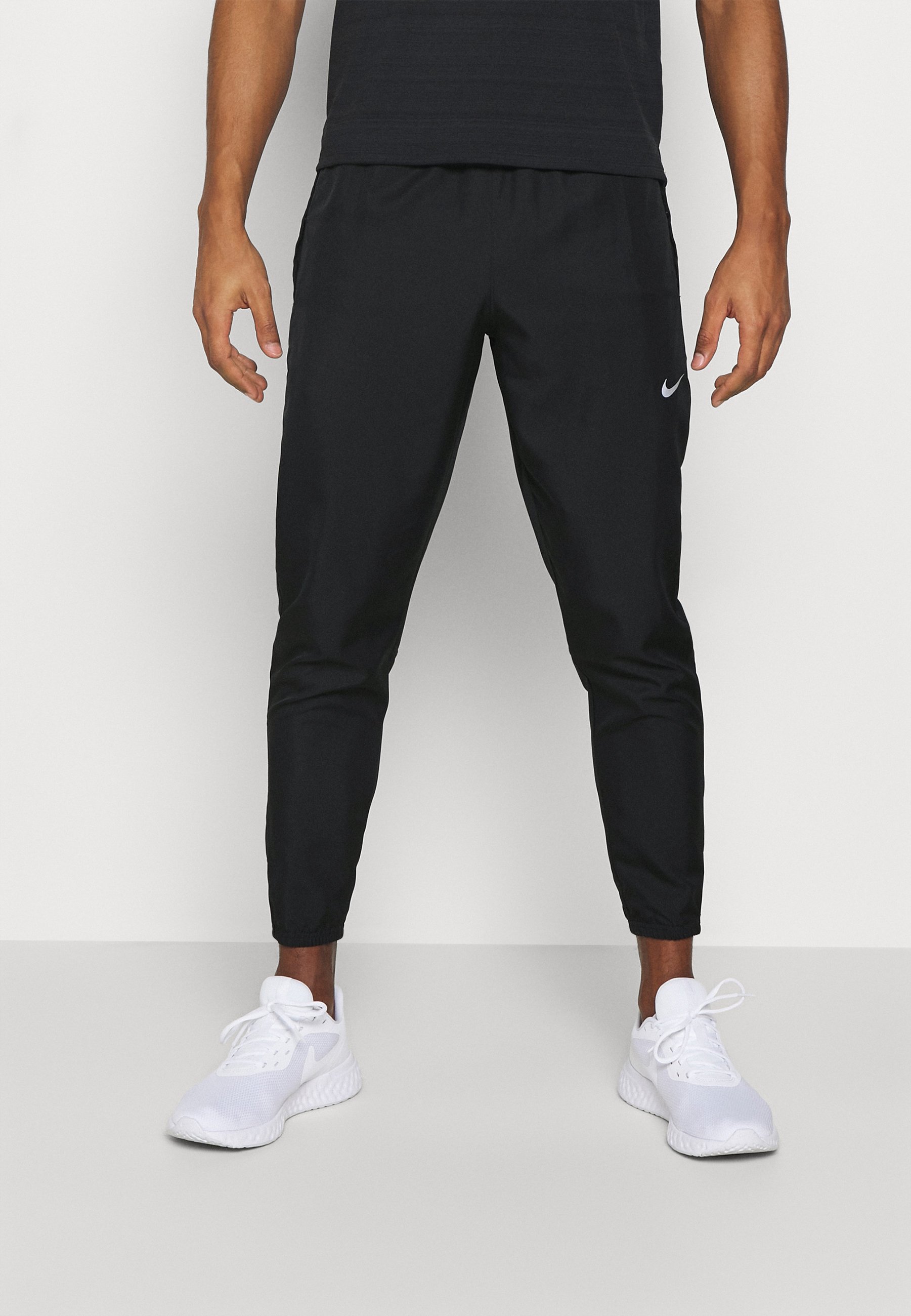 nike performance essential