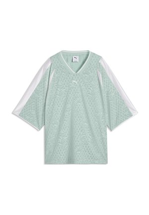 Lysegrøn floral blonde top med hvide paneler på ærmerne, v-hals og brede trekvartlange ærmer.