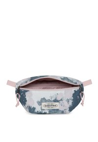 Bustina Eastpak in un motivo a nuvole blu e rosa, realizzata in tessuto resistente. Presenta una chiusura con zip e una tasca interna per l'organizzazione.