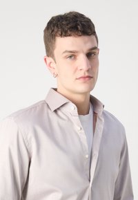 HUGO KASON - Overhemd - medium brown