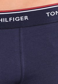Thumbnail Image 4