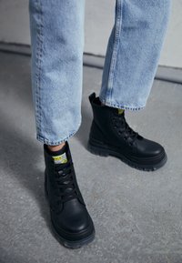 Não selecionado, black/transparent