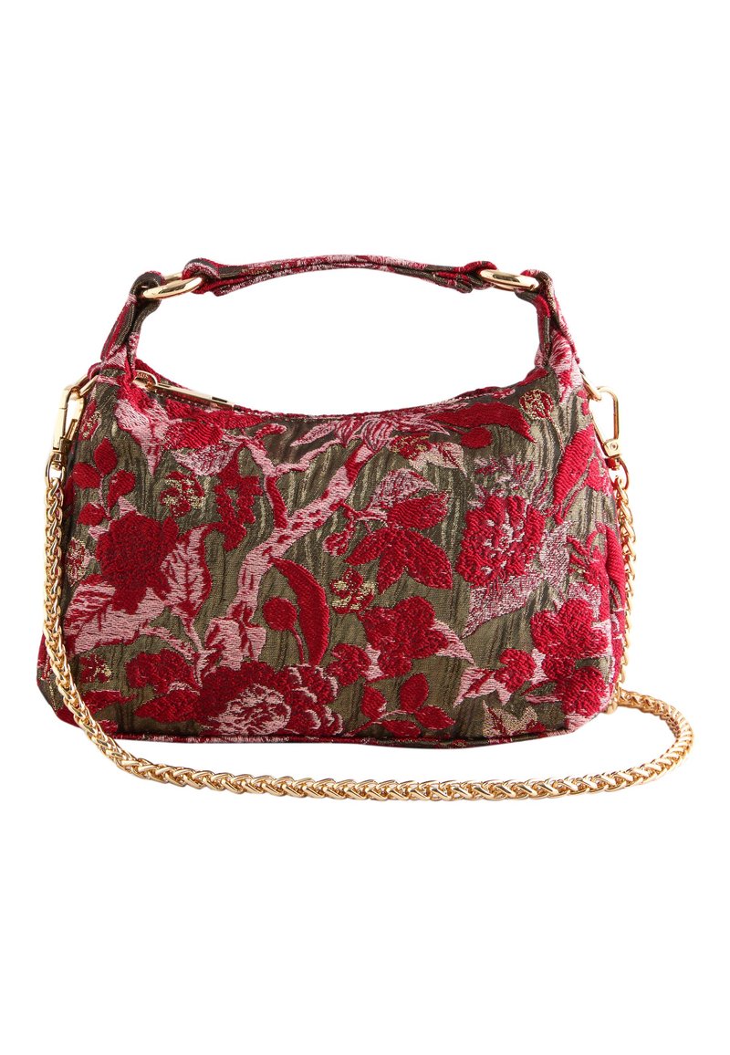 Handtasche mit Blumenmuster in rotem und grünem Stoff, mit strukturierter Form, kurzem Griff und einem goldenen Kettenriemen mit geflochtener Textur.
