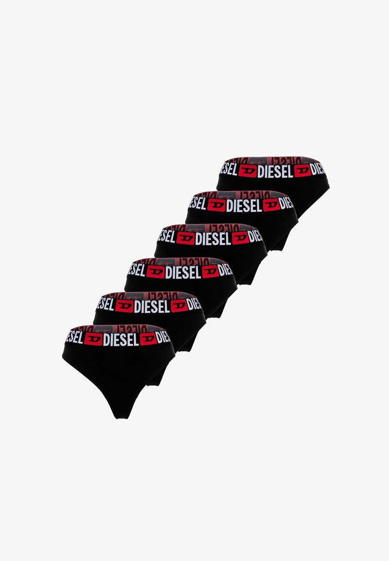 Schwarze Damenunterhosen mit einem breiten Bund, der das "DIESEL"-Logo in Rot und Weiß zeigt. Glatter Stoff, minimalistisches Design, Sechserpack.