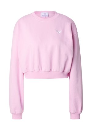 Rosa kurz geschnittenes Sweatshirt mit langen Ärmeln, gerippten Bündchen und abgerundetem Halsausschnitt. Mit einem kleinen weißen Schmetterlingslogo auf der Brust.
