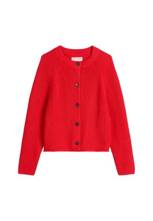 Cardigan rosso lavorato a maglia con scollatura rotonda, texture a coste e cinque bottoni neri sul davanti. Lunghezza corta e maniche lunghe.