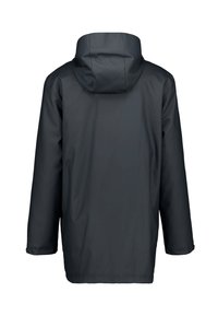 Vedenkestävä musta takki hupulla, jossa on suora leikkaus ja pitkät hihat. Materiaali näyttää sileältä ja siinä on vain minimaalista yksityiskohtaisuutta.