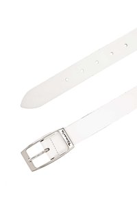 Ceinture en cuir blanc avec boucle rectangulaire en argent et plusieurs trous d'ajustement, présentée sur un fond blanc uni.