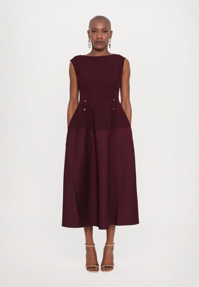 Stine Goya SLEEVELESS BOAT NECK MIDI DRESS - Koktélruha / Partiruha - aubergine