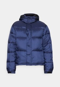 Επιλέχθηκε, navy blazer