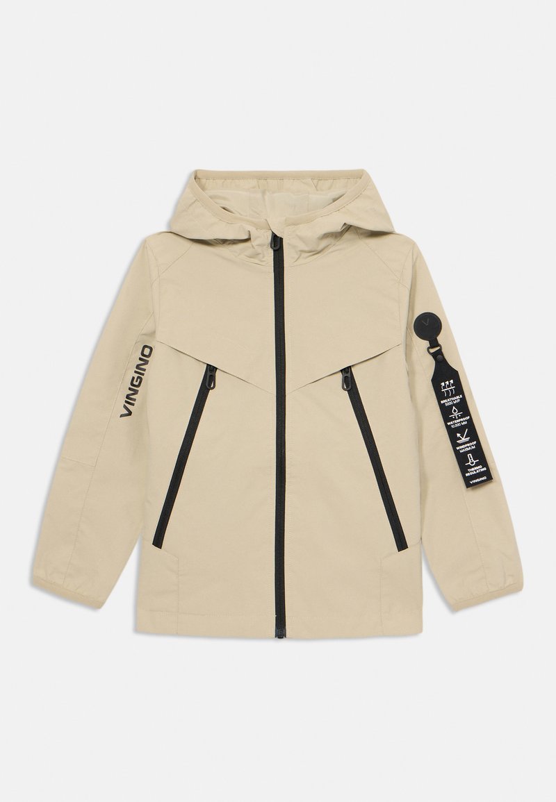 Veste khaki avec capuche, poches zippées noires et étiquette en tissu. Présente un motif géométrique et "VINGINO" imprimé sur la manche.