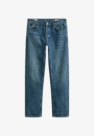 Jean bleu classique à jambes droites avec poches avant et arrière, passants pour ceinture et fermeture à boutons.