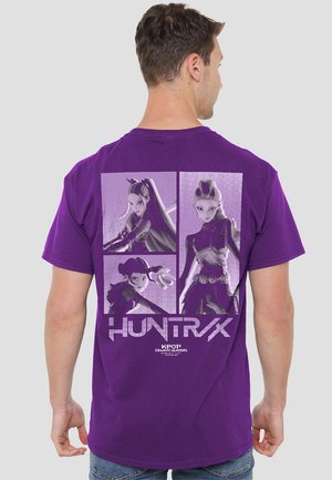 K-POP DEMON HUNTERS - HUNTRIX BAND GRID BACK PRINT - T-Shirt print - purple