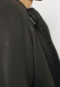 Oakwood Skinnjacka - dark brown