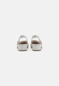 Gabor Pumps - ice