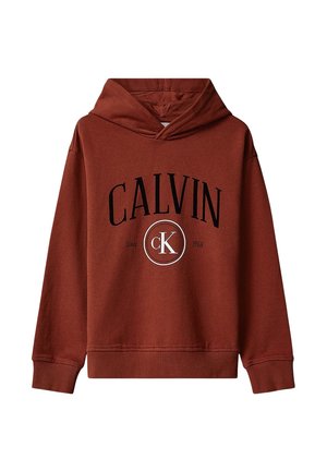 Felpa con cappuccio color ruggine con polsini e orlo a coste, con il testo "CALVIN" e un logo circolare con "cK" e "Since 1968" sul petto.