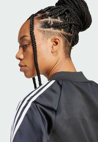 adidas Originals Majica s kapuljačom i patentnim zatvaračem - black