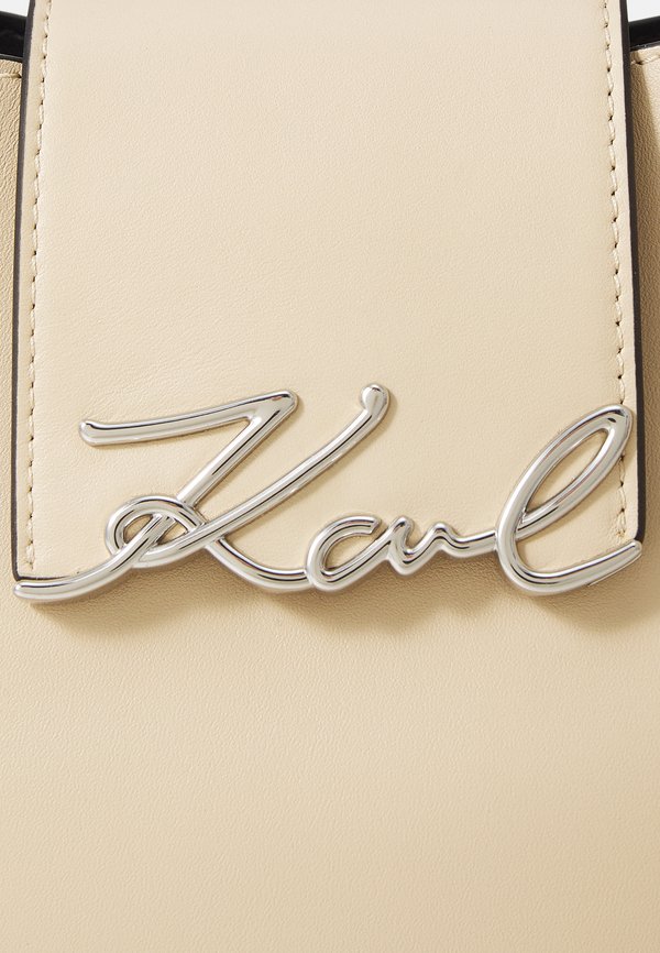 SIGNATURE SHOULDER BAG - Handbag - trench beige2