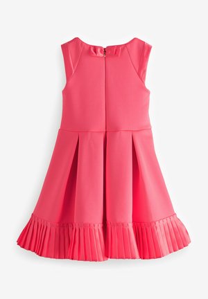 Rosa ärmelloses Kleid mit tailliertem Oberteil, plissiertem Rock und schwingendem Saum. Mit einem Reißverschluss hinten und einer Schleifenakzent am Ausschnitt.