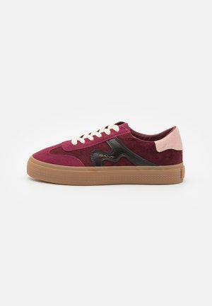 GANT, Baskets basses - bordeaux