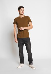 Samsøe Samsøe KRONOS - T-shirt básica - brown