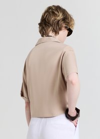 Calliope CON NODO - Camicia - beige medio