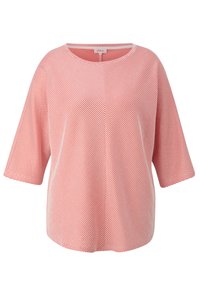 Rood-wit gestreepte T-shirt met korte mouwen en een ronde halslijn, met een relaxte pasvorm en een zachte stoftextuur. Horizontaal visgratenpatroon.