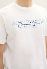 TOM TAILOR DENIM LOGO - Apdrukāts T-krekls - white
