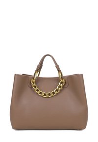 Borsa tote marrone con texture e manici a catena dorati. Presenta una forma strutturata e un design a apertura superiore con dettagli hardware minimal.