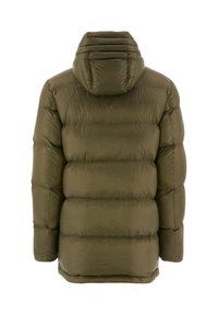 Veste d'hiver matelassée de couleur vert olive avec un rembourrage horizontal et une capuche attachée, vue de dos sur un fond blanc.