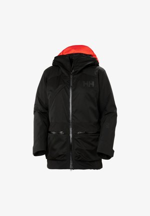 Chaqueta aislante negra con capucha forrada en rojo, dos bolsillos frontales con cremallera y un logotipo en el lado izquierdo del pecho. Presenta un cierre frontal con cremallera completa.