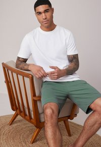 Next 2 PACK  - Trainingsbroek - grey sage green