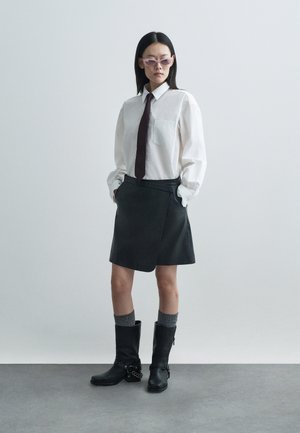 Vivienne Westwood DUCHESS - Sunglasses - milky pink