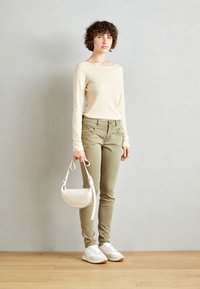 Marc O'Polo LONG SLEEVE BOAT NECK - Topper langermet - dusty field