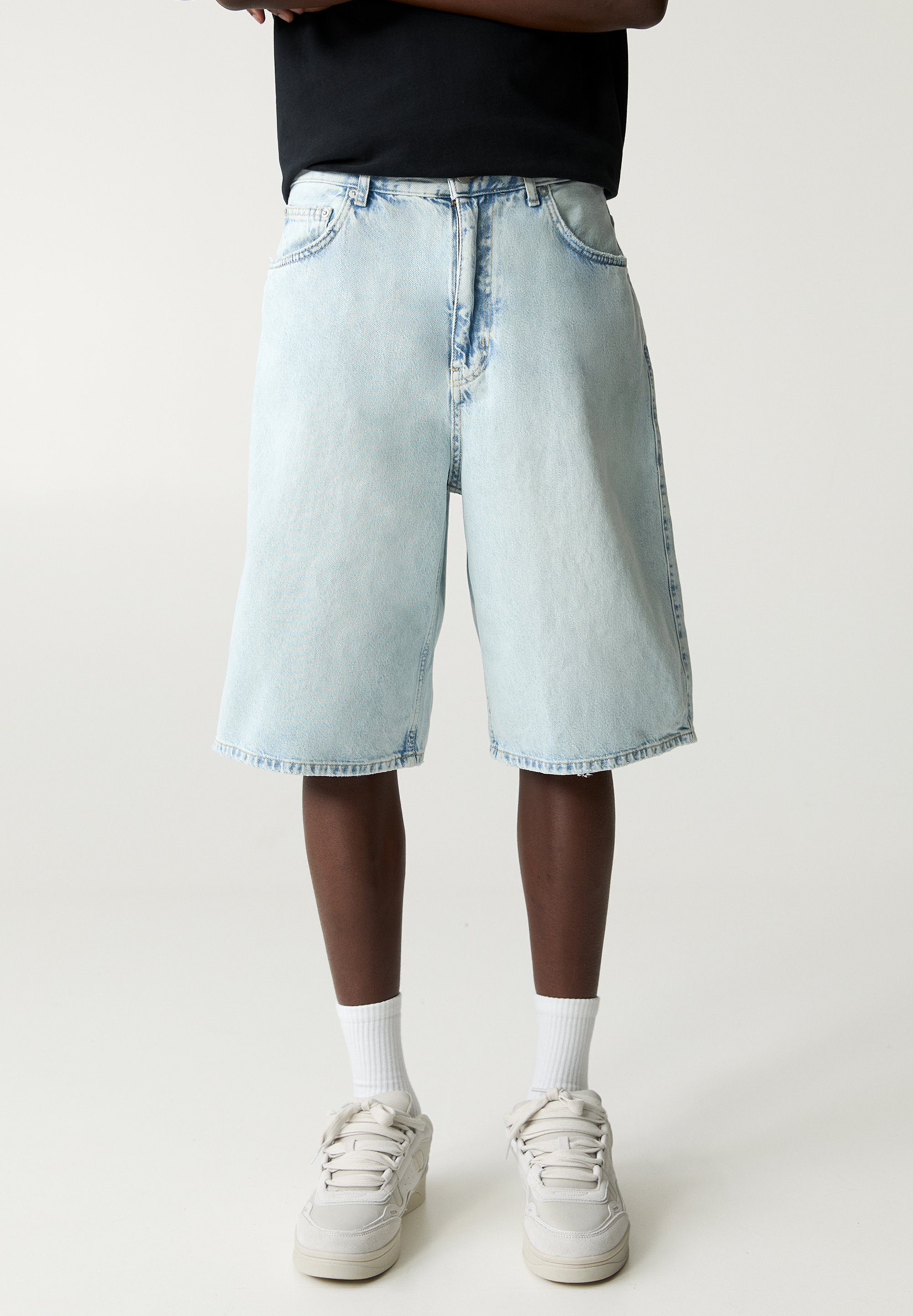 【BAON】[unisex] Janer Banding Denim Bermuda Pants PULL&BEAR - Szorty jeansowe/jasnoniebieski denim - Zalando.pl