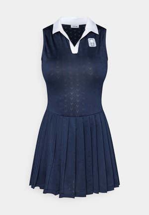 Vestido sin mangas azul marino con cuello blanco, que presenta un sutil patrón geométrico y una falda plisada. Incluye un logotipo en el pecho.