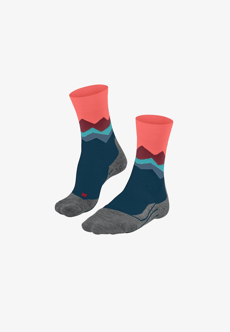 Kolorowe skarpetki z koralowym ściągaczem i wzorami inspirowanymi górami w odcieniach ciemnego niebieskiego, turkusowego i burgundowego, z szarymi podeszwami.
